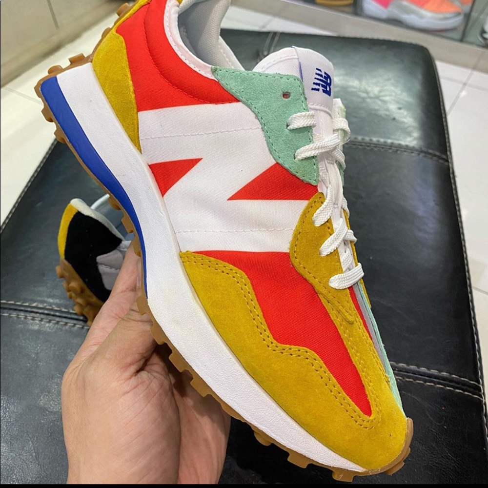 New Balance 327 multicolor